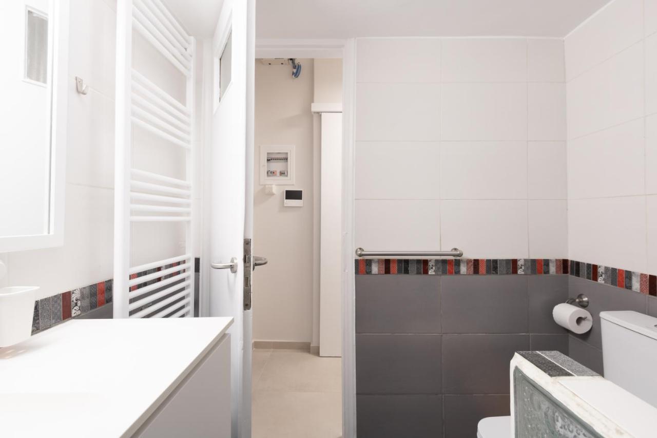 Modern 2-Bedroom Apt, 200M From The Acropolis Atenas Exterior foto