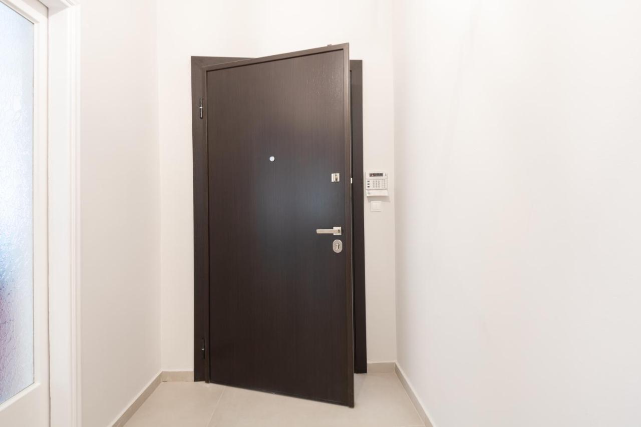 Modern 2-Bedroom Apt, 200M From The Acropolis Atenas Exterior foto